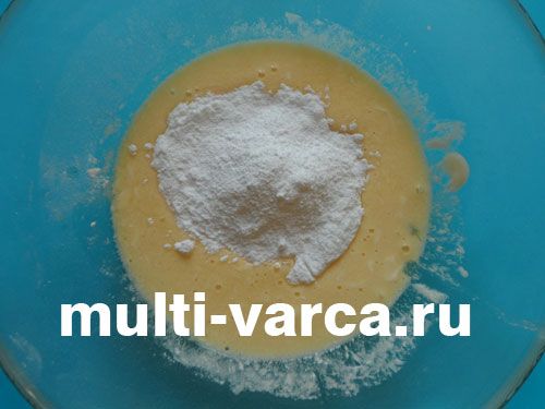 Ніжний пиріг із лимонним кремом у мультиварці