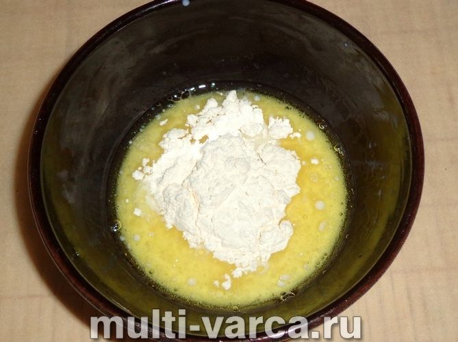 Піца з фаршем у мультиварці