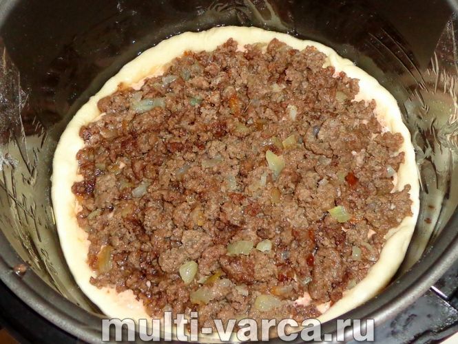 Піца з фаршем у мультиварці