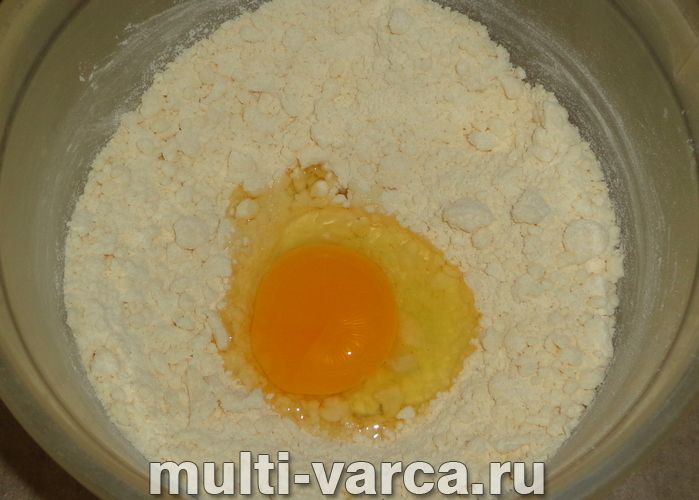 Пиріг із фаршем і картоплею в мультиварці
