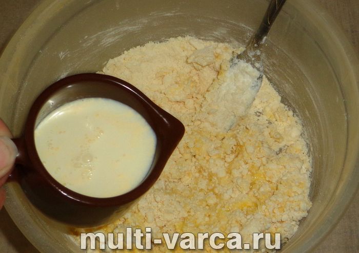 Пиріг із фаршем і картоплею в мультиварці