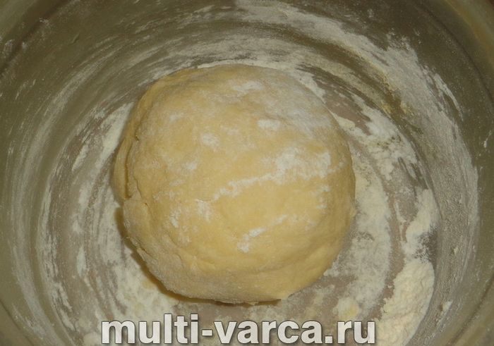Пиріг із фаршем і картоплею в мультиварці