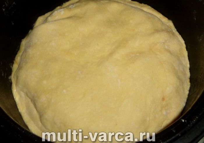 Пиріг із фаршем і картоплею в мультиварці