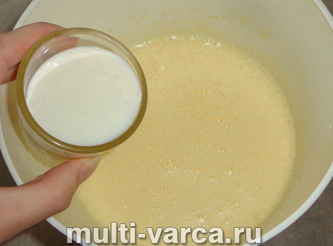 Пиріг із курагою в мультиварці