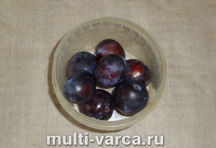 Помідори з чорносливом на зиму