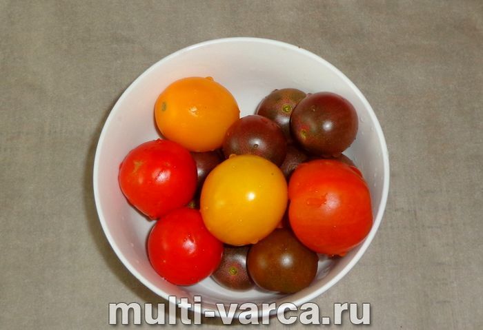 Помідори з чорносливом на зиму