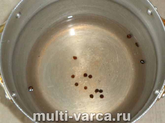 Помідори з чорносливом на зиму