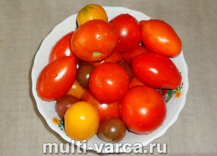 Помідори з морквою і перцем на зиму