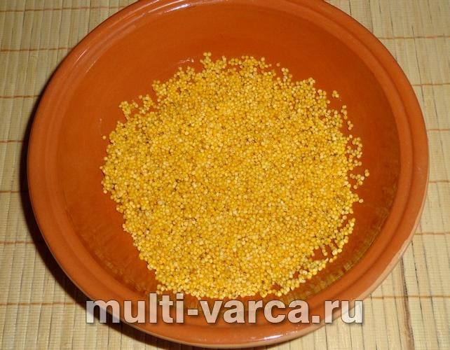 Пшоняна каша із салом