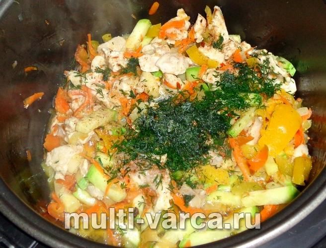 Рис із куркою та овочами в мультиварці
