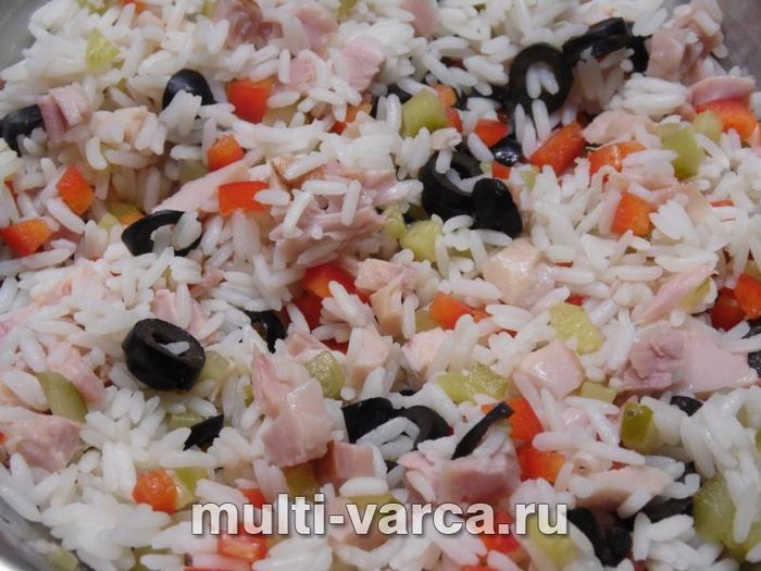 Салат із рисом і копченою куркою