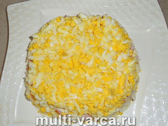 Салат "Свинка" з рисом, яйцем і копченим м'ясом