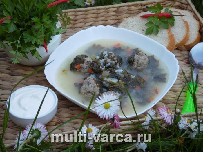 Щавлевий суп із рисом і фрикадельками
