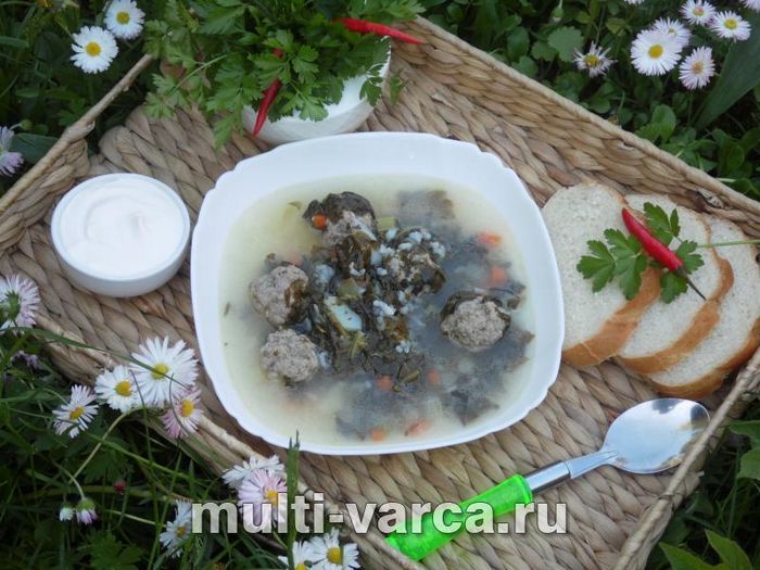 Щавлевий суп із рисом і фрикадельками