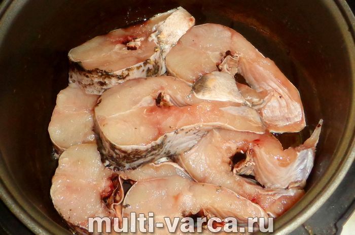 Щука в сметані в мультиварці