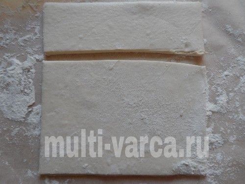 Штрудель із капустою та грибами з листкового тіста