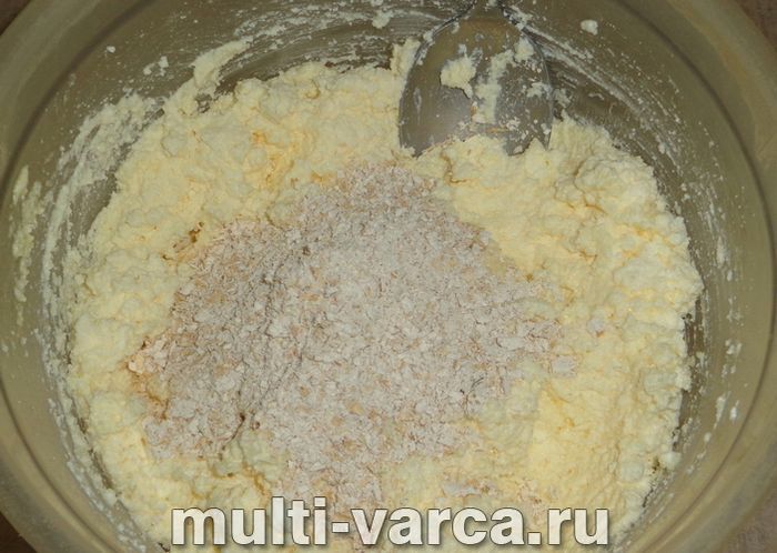 Сирна запіканка з пластівцями в мультиварці