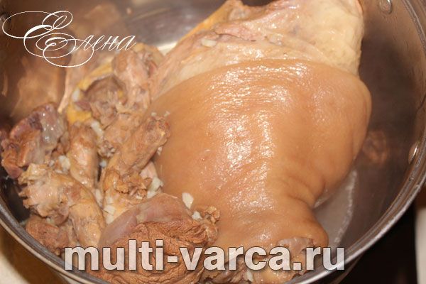 Смачний домашній холодець зі свинини та яловичини