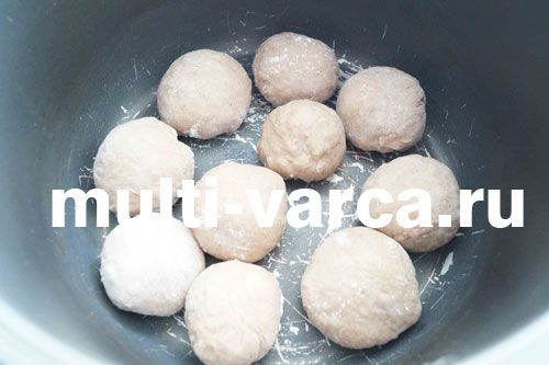 Солодке печиво в мультиварці з начинкою з кукурудзяних паличок