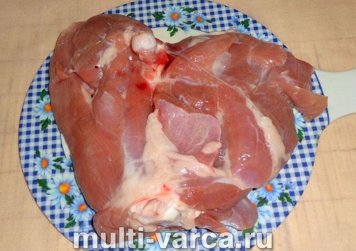 Стегно індички в мультиварці