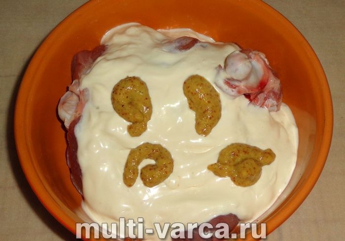 Стегно індички в мультиварці