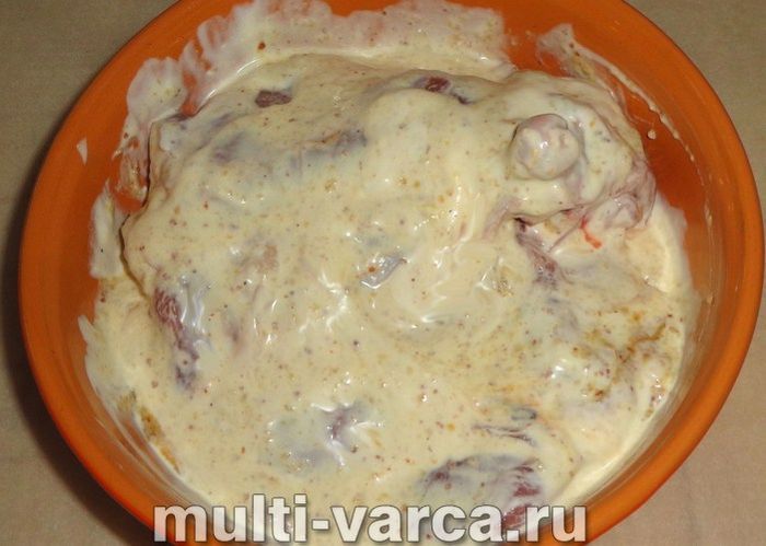Стегно індички в мультиварці