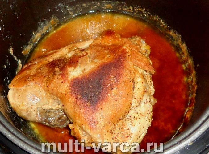 Стегно індички в мультиварці