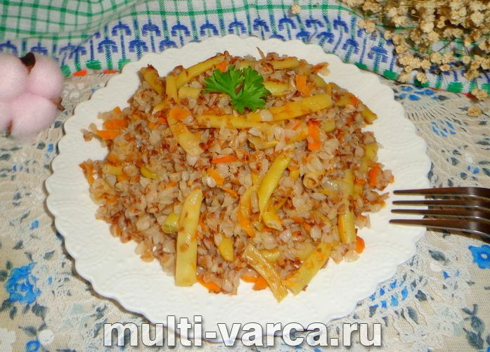 Стручкова квасоля з гречкою в мультиварці