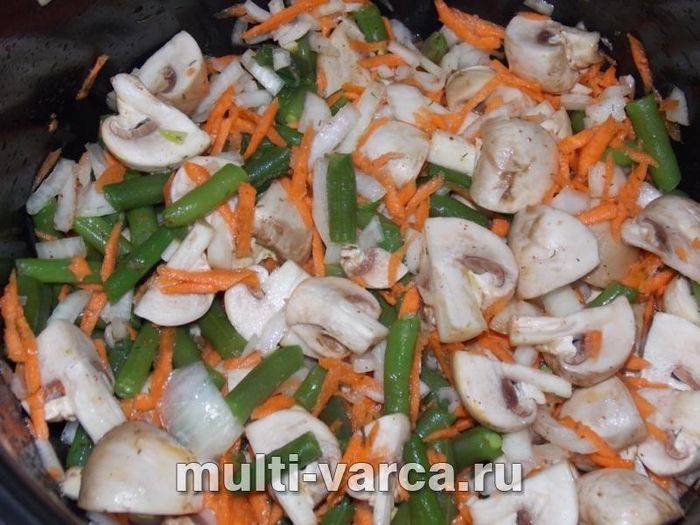 Стручкова квасоля з грибами