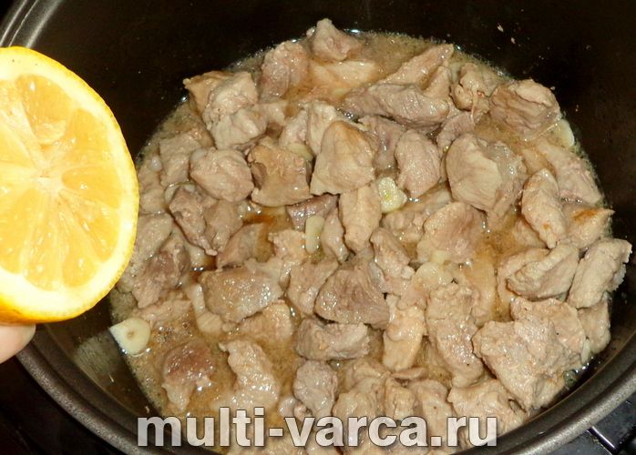 Свинина в кисло-солодкому соусі в мультиварці