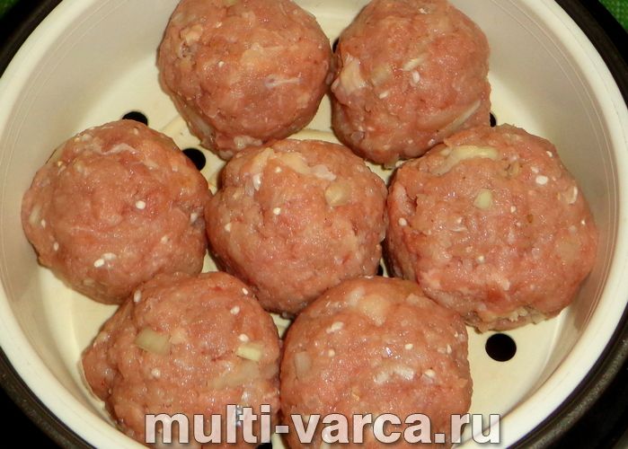 Тефтелі з індички в мультиварці на пару