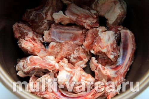 Тушкована картопля з реберцями