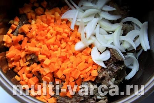 Тушкована картопля з реберцями