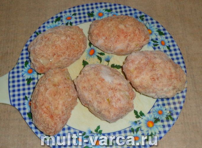 Заморожені котлети на пару в мультиварці
