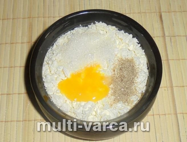 Запечені яблука з сиром і курагою