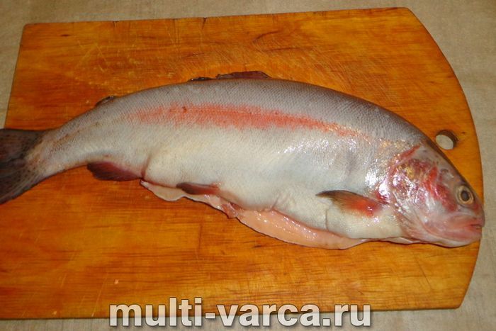 Форель цілком у мультиварці