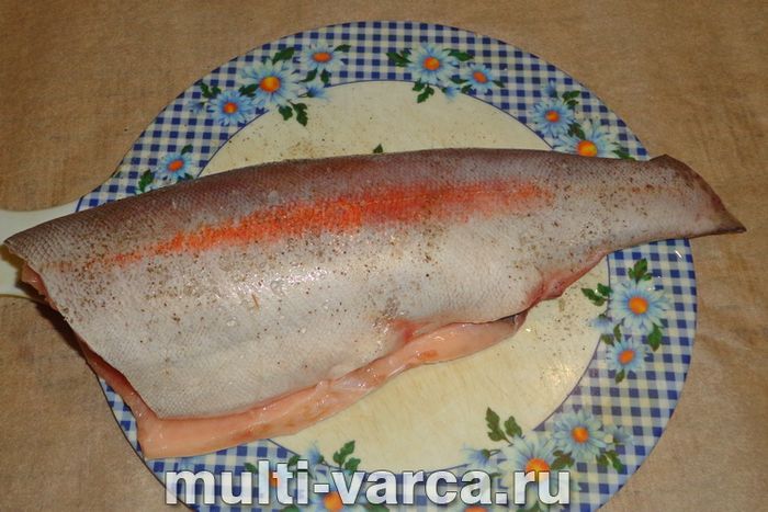 Форель цілком у мультиварці