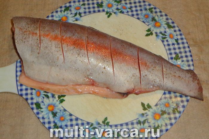 Форель цілком у мультиварці