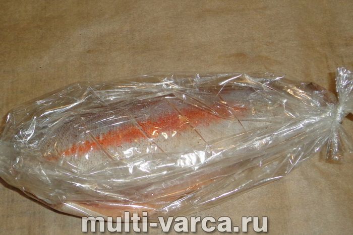 Форель цілком у мультиварці