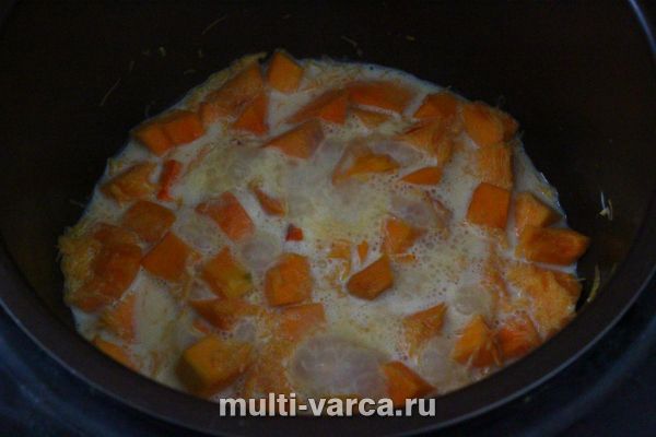 Гарбузовий пудинг із родзинками