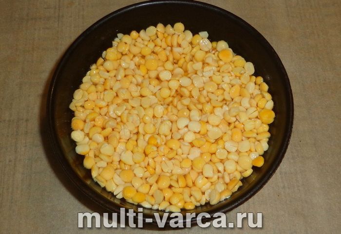 Горохова каша з фаршем у мультиварці