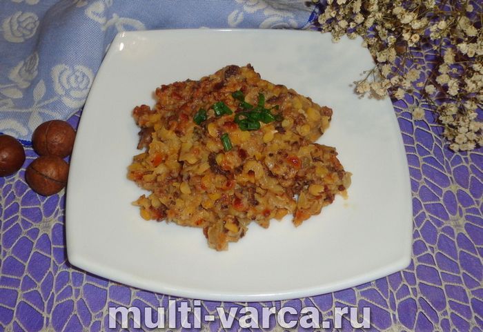 Горохова каша з фаршем у мультиварці