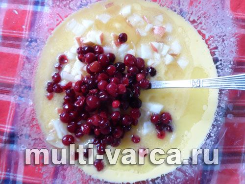 Імбирно-коричневе печиво з брусницею та яблуком