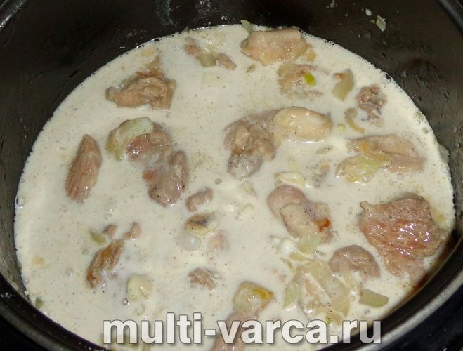 Індичка в сметані в мультиварці