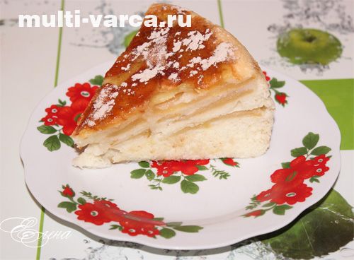 Яблучна шарлотка в мультиварці
