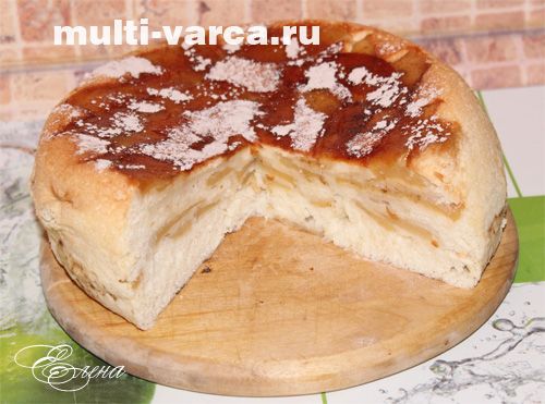 Яблучна шарлотка в мультиварці