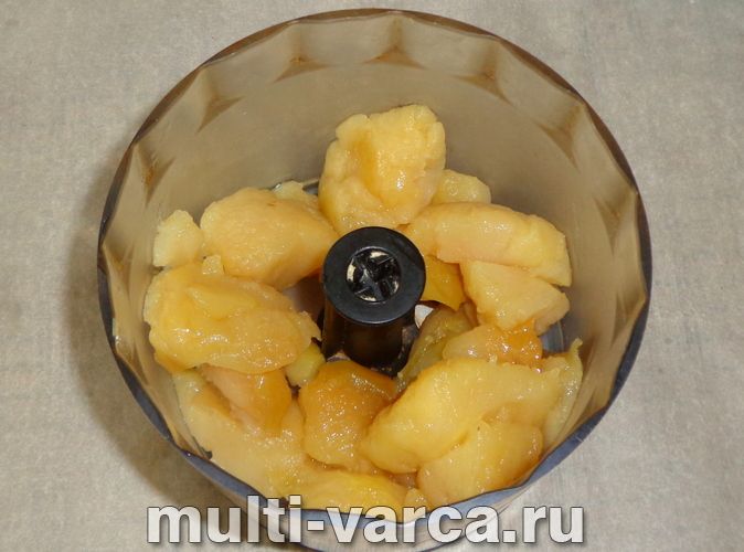 Яблучний пудинг у мультиварці