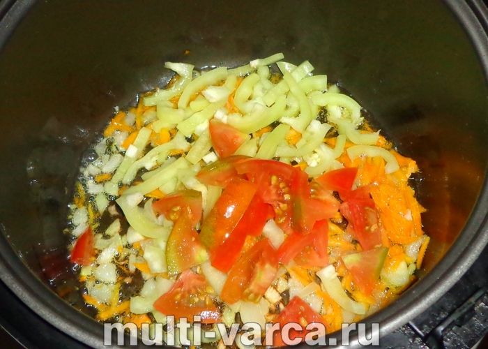 Кальмари з овочами в мультиварці