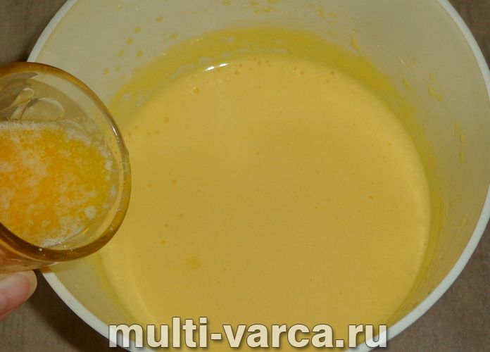 Кекс із варенням у мультиварці