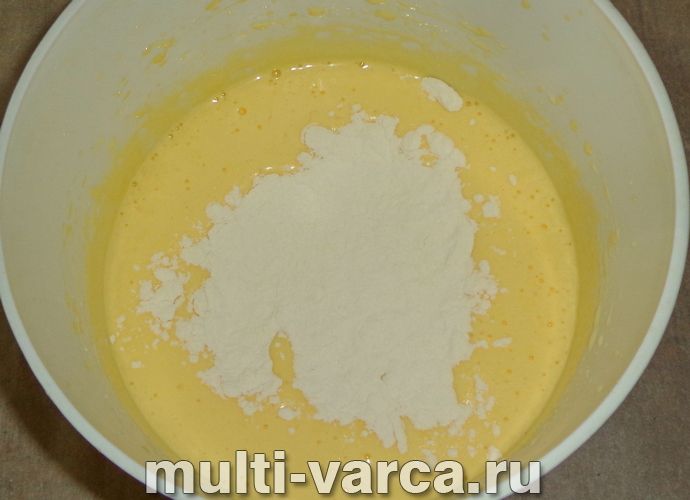 Кекс із варенням у мультиварці